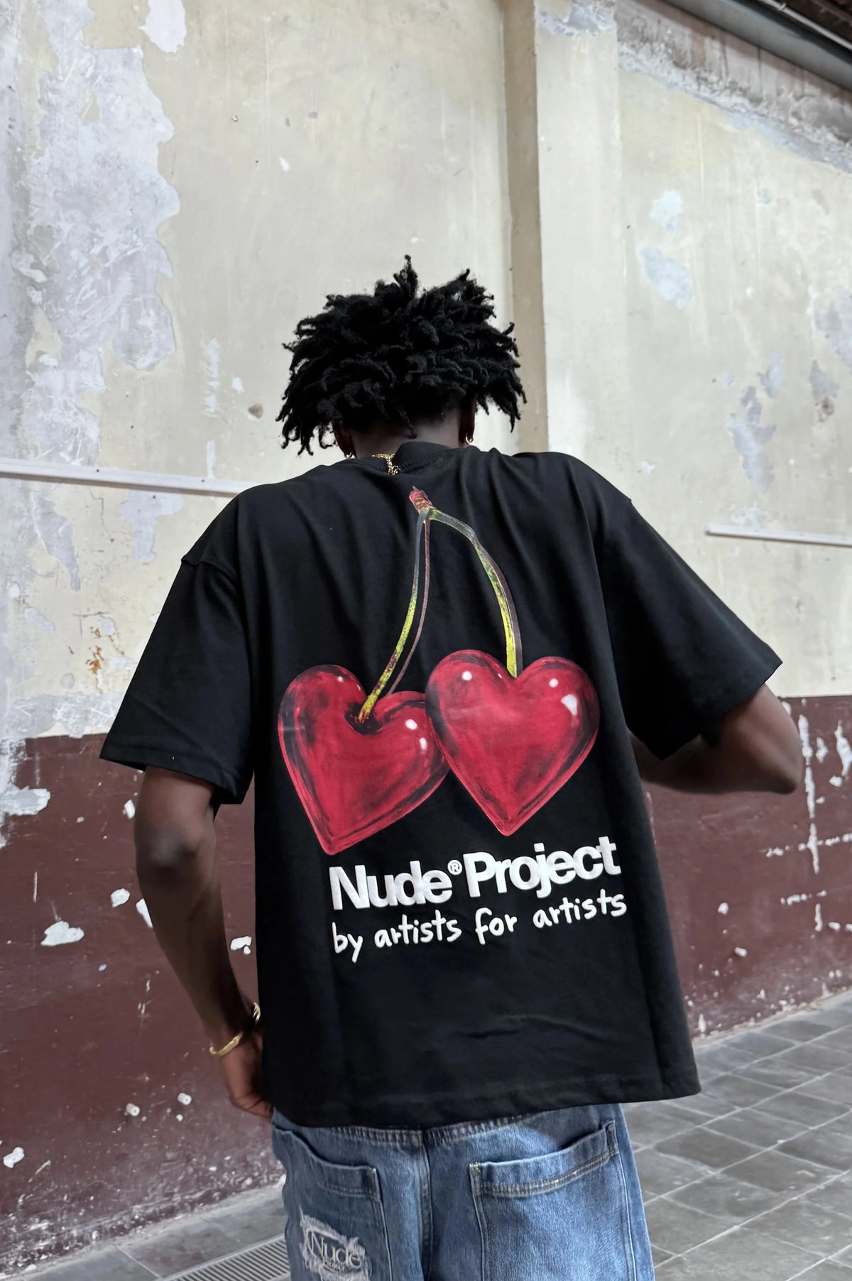 Juicy Cherry Tee Black